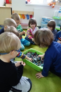 ŻABKI I GUZICZKI
