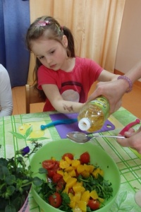 KWIATKOWA SAŁATKA