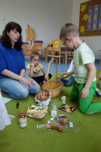 WIELKANOCNE ZABAWY