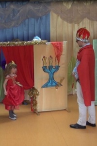 TEATR RODZICÓW PRZEDSTAWIA KOPCIUSZKA