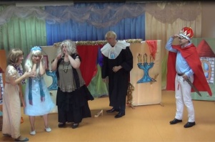 TEATR RODZICÓW PRZEDSTAWIA KOPCIUSZKA
