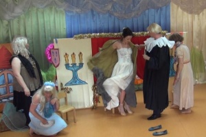TEATR RODZICÓW PRZEDSTAWIA KOPCIUSZKA