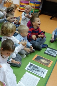 CHWILKA Z MUZYKĄ CHOPINA