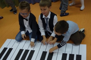 CHWILKA Z MUZYKĄ CHOPINA