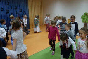 CHWILKA Z MUZYKĄ CHOPINA