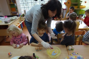 JAK POWSTAWAŁY TĘCZOWE PISANKI