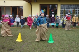 ZABAWY Z WIELKANOCNYM ZAJĄCZKIEM