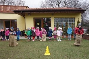 ZABAWY Z WIELKANOCNYM ZAJĄCZKIEM