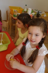 WIELKIE PRZYGOTOWANIA DO ŚWIĘTA MAM