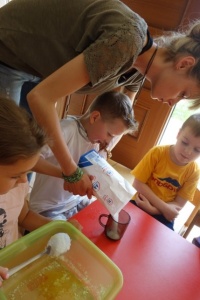 WIELKIE PRZYGOTOWANIA DO ŚWIĘTA MAM