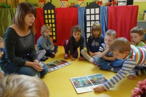 RUCH DROGOWY PROSTA SPRAWA DLA SEZAMKA JEST ZABAWA