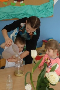KWIECISTE EKSPERYMENTY