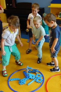 FASCYNUJĄCY ŚWIAT KOLORÓW-TĘCZA NA TALERZU