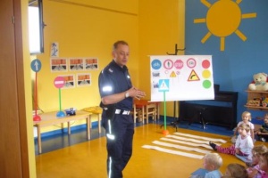 Pan policjant  Jacek, Sznupek i Sezamki