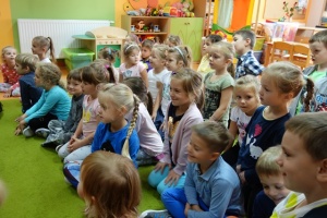 INSTRUMENTY Z RÓŻNYCH STRON ŚWIATA