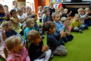 INSTRUMENTY Z RÓŻNYCH STRON ŚWIATA