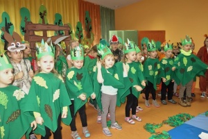 ZIELONY KAPTUREK I LEŚNE LUDKI