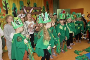 ZIELONY KAPTUREK I LEŚNE LUDKI