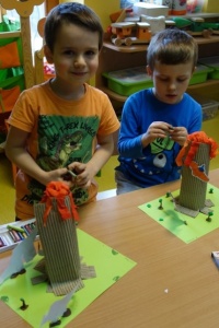 W KRAINIE DINOZAURÓW. WULKANY I DINOZAURY