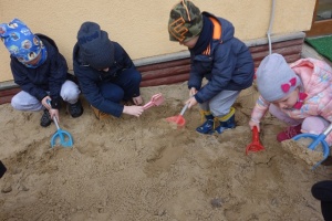 W KRAINIE DINOZAURÓW. MALI PALEONTOLODZY