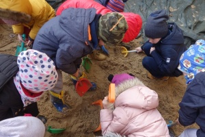 W KRAINIE DINOZAURÓW. MALI PALEONTOLODZY