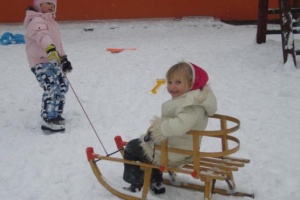 ZIMOWE IGRASZKI NA ŚNIEGU