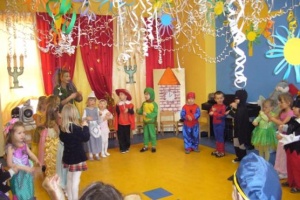 BAL PRZEBIERAŃCÓW W KRAINIE ELFÓW