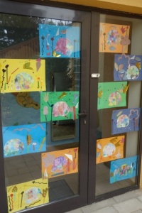 GALERIA NA DRZWIACH TĘCZOWE SŁONIE