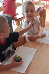 UPIECZEMY SOBIE KREDKI