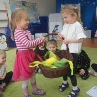 MIĘDZY NAMI PINGWINAMI (3)