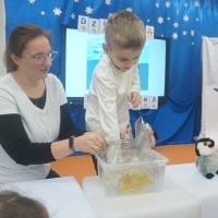 MIĘDZY NAMI PINGWINAMI (7)