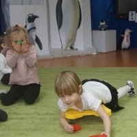 MIĘDZY NAMI PINGWINAMI (11)