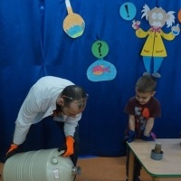 MROŹNE DOŚWIADCZENIA W FABRYCE WIEDZY (10)