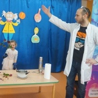 MROŹNE DOŚWIADCZENIA W FABRYCE WIEDZY (4)