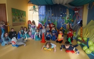 WIELKIE WIELORYBY NA BALU W PODWODNYM KRÓLESTWIE (6)