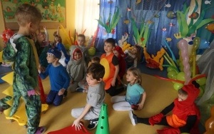WIELKIE WIELORYBY NA BALU W PODWODNYM KRÓLESTWIE (13)