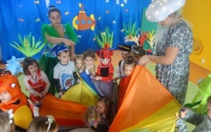 MAŁE SZPROTKI NA WIELKIM PODWODNYM BALU (10)
