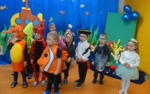 MAŁE SZPROTKI NA WIELKIM PODWODNYM BALU (12)