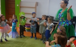MAŁE SZPROTKI NA WIELKIM PODWODNYM BALU (7)