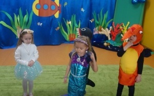 MAŁE SZPROTKI NA WIELKIM PODWODNYM BALU (6)
