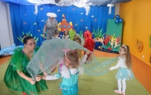 MAŁE SZPROTKI NA WIELKIM PODWODNYM BALU (17)