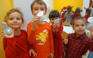 SPÓJRZ PRZEZ BROKATOWĄ SZYBKĘ (12)