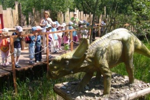 SPOTKANIE Z DINOZAURAMI
