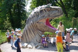 SPOTKANIE Z DINOZAURAMI