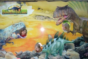 SPOTKANIE Z DINOZAURAMI