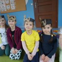 MIĘDZY NAMI DŻDŻOWNICAMI (5)