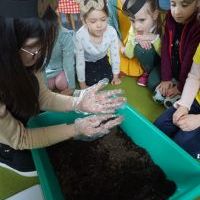 MIĘDZY NAMI DŻDŻOWNICAMI (12)