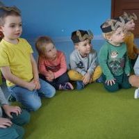 MIĘDZY NAMI DŻDŻOWNICAMI (8)