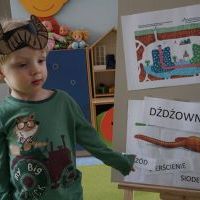 MIĘDZY NAMI DŻDŻOWNICAMI (11)