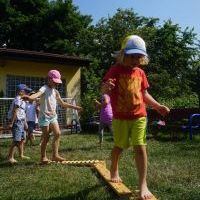 SPORTOWE WAKACJE. SKOKI! RZUTY! RÓWNOWAŻNIE! (3)